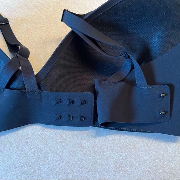 Lululemon take shape bra 36 C - Picture 8 of 8